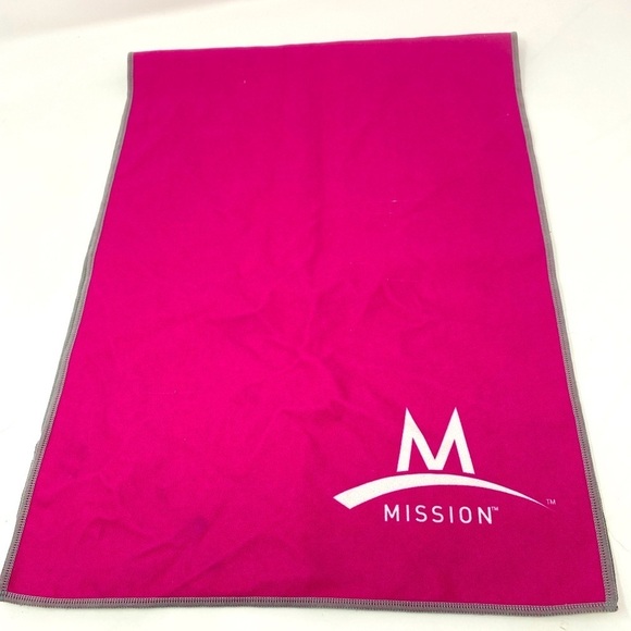 Mission Endurance Pink Cooling Towel - Picture 1 of 10